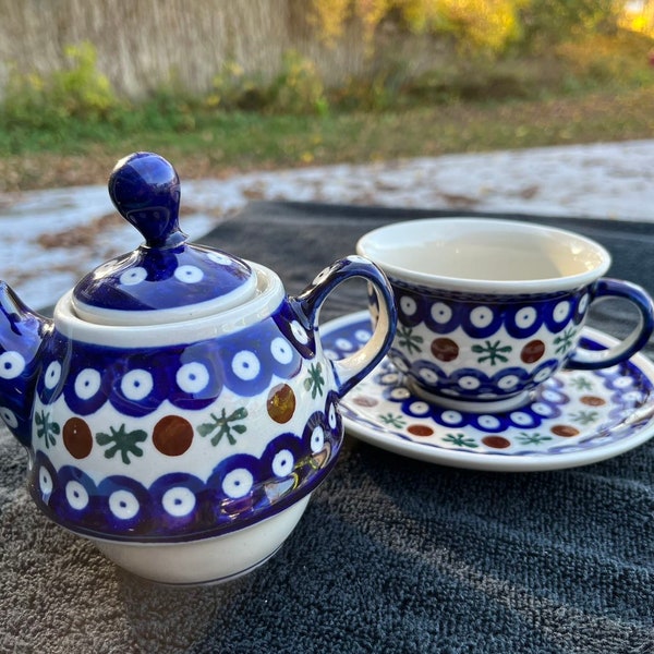 Boleslawiec Polish Pottery Snowflake Teapot, Teacup and Saucer