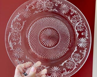 VINTAGE! Clear Pressed Glass ‘Daisy Pattern’ Cake Plate