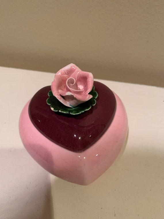 VINTAGE! Ceramic Heart Box w/ Rose Gem