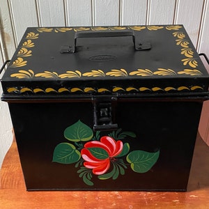 Unusual Decorated Antique Tin Kreamer Bread Box
