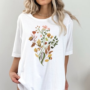 Vintage Flower Shirt, Boho Wildflowers, Plant Lady Shirt, Botanical Shirt, Garden Lover, Nature Lover, 90s Fashion, Spring Tshirt, Desert