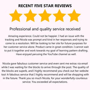 以下が含まれることがあります： 画像には「RECENT FIVE STAR REVIEWS」と4つの金色の星が表示されています。下には「Professional and quality service received」というテキストがあり、顧客レビューが続きます。レビューはサービスと製品の品質を称賛しています。