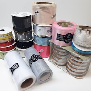 Lot von 30 Assorted Offray Band Lot Wired Lace Satin Indoor Outdoor Nähen Handwerk Dekorieren Haarschleife