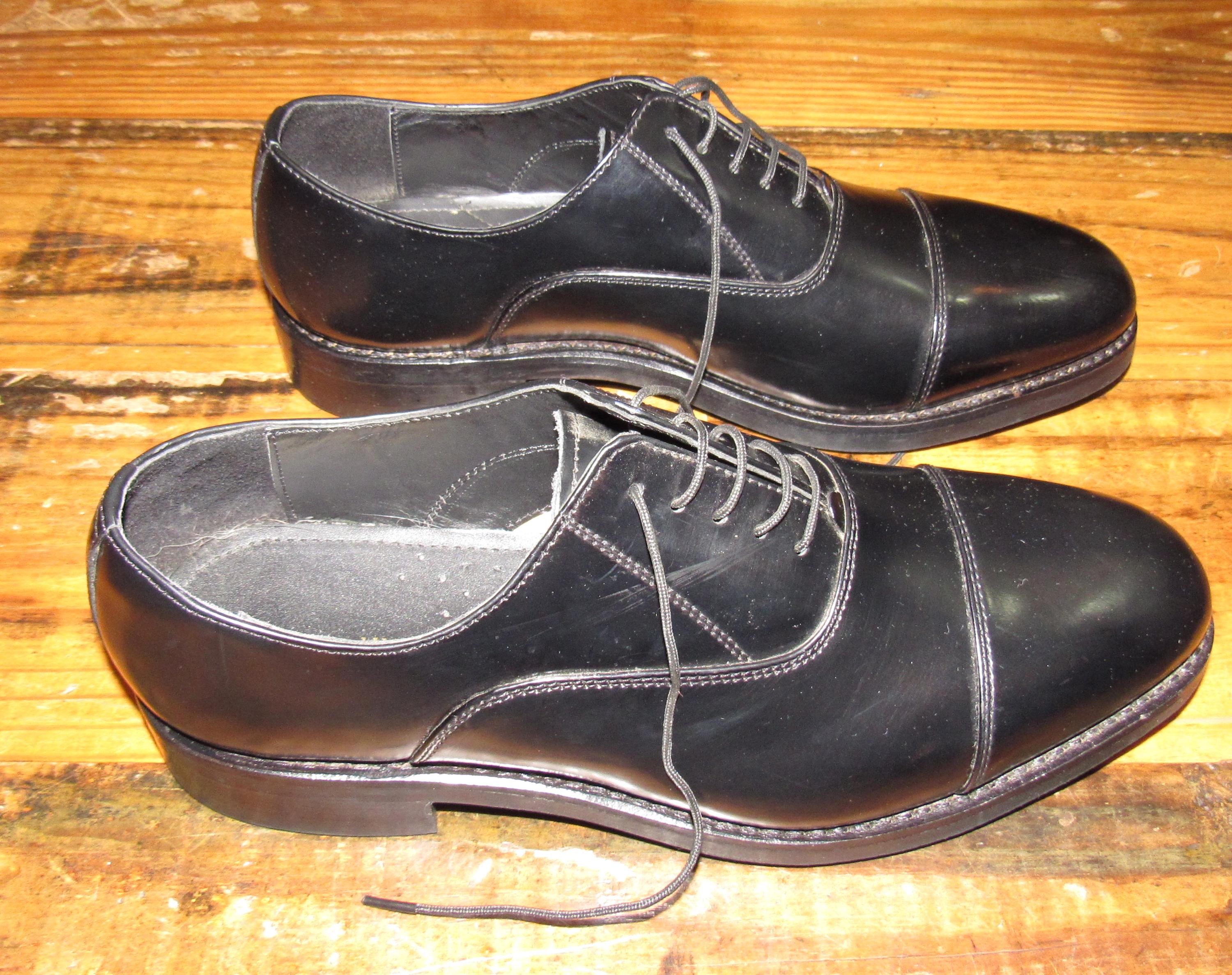 Samuel Windsor Shoes Men\'s Size 9 Black Leather Cap Toe Oxford Dress Shoes Meet Our Smartest Brogue Yet: Now with a Rubber Sole main image 4