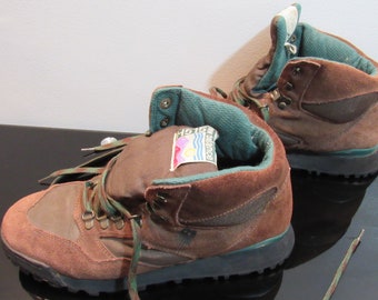 Vintage New Balance H515 Women's Leather Hiking Shoes / Boots Size 9.5 9 1/2 D