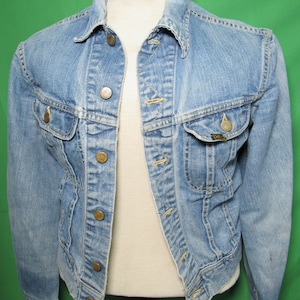Vintage 70&#39;s Lee 101-J Sanforized Union Made Distressed / Thrashed Denim Jacket w/ Harley Davidson Patch Size 38 Regular