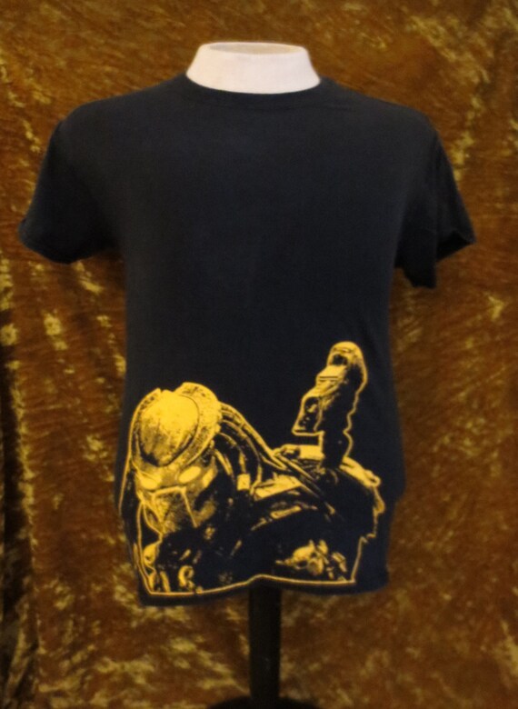 Predator Movie T-shirt 90's Size Small 