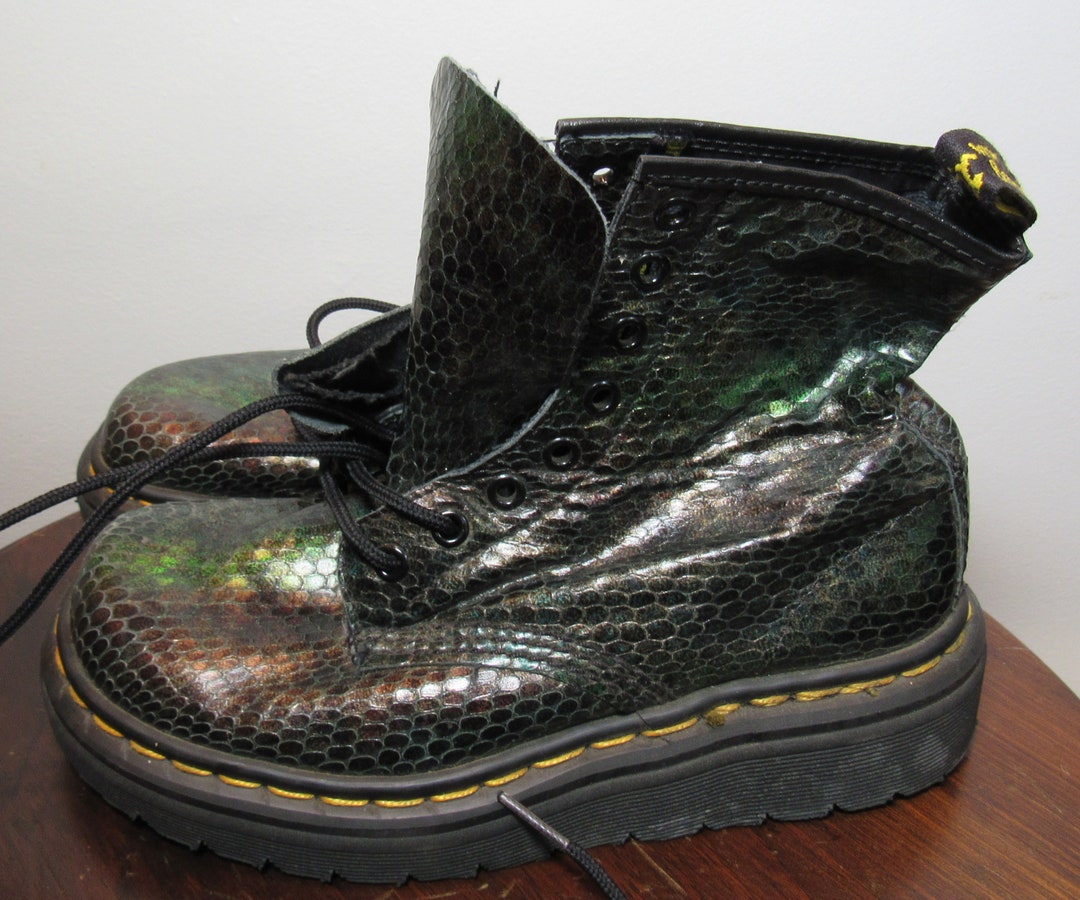 Dr Doc Martens Rainbow Iridescent Snake Skin Pattern Boots Men's Size 4 ...