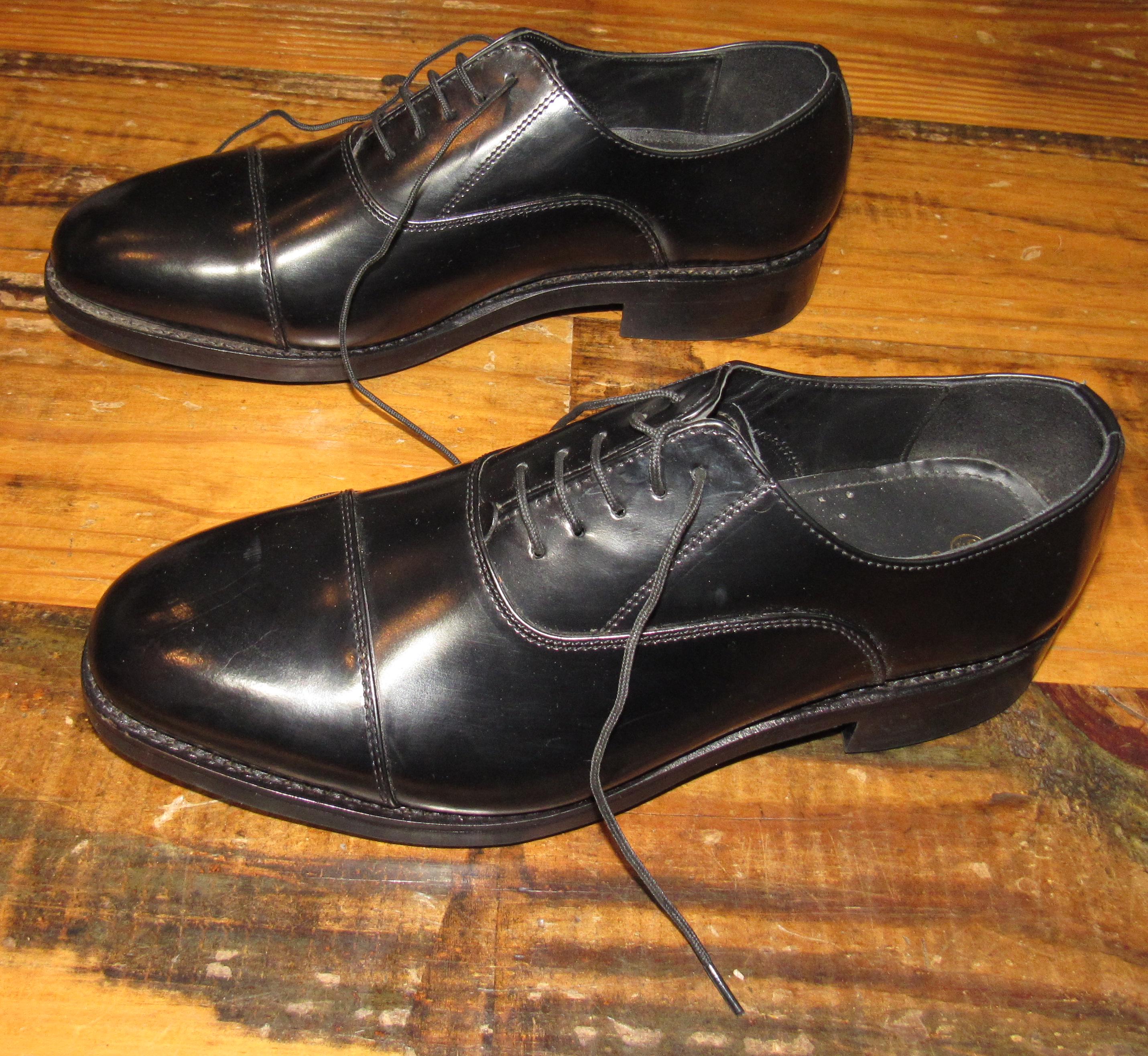 Samuel Windsor Classic Black Leather Cap Toe Oxford Dress Shoes Meet Our Smartest Brogue Yet: Now with a Rubber Sole main image 4