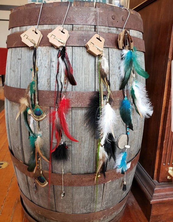 Feather & Upcycled Jewelry Decorative Boho Hair Clip  display picture 1