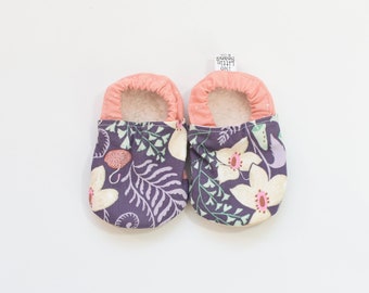 Woodland Baby Shoes, Soft Sole Baby Shoes, Purple Baby Shoes, Baby Moccs, Baby Moccasins, Baby Booties, Floral Baby Slippers, Vegan baby