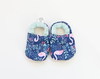 Flamingo baby shoe, baby mocassin, baby moccs, soft sole baby shoe, flamingo, first shoes, booties, crib shoe, baby shoe