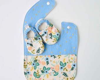 Rifle Floral Baby, Floral Baby Gift, Floral Baby Moccasins, Spring Baby Booties, Vegan baby, Baby Bib, Easter Baby Outfit