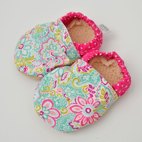 Baby booties, baby moccs, baby mocassins, toddler shoes, pink and aqua baby booties, pink baby moccs, pink baby moccassins
