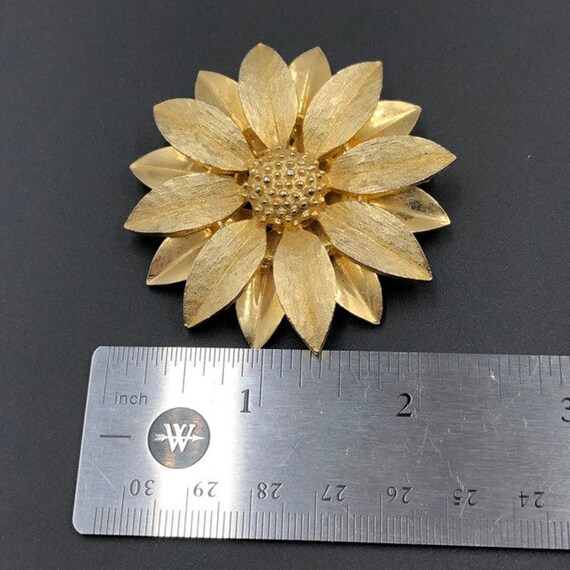 Gold Flower Brooch, Sarah Coventry Satin Petals, … - image 5