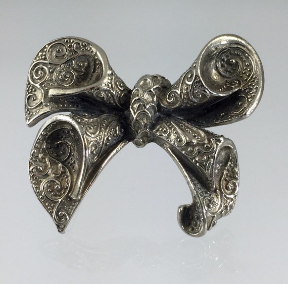 Victorian Bow Brooch, Embossed Silver Ribbon Bow … - image 4