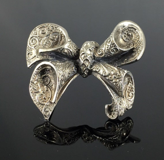 Victorian Bow Brooch, Embossed Silver Ribbon Bow … - image 3