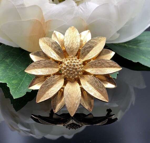 Gold Flower Brooch, Sarah Coventry Satin Petals, … - image 1