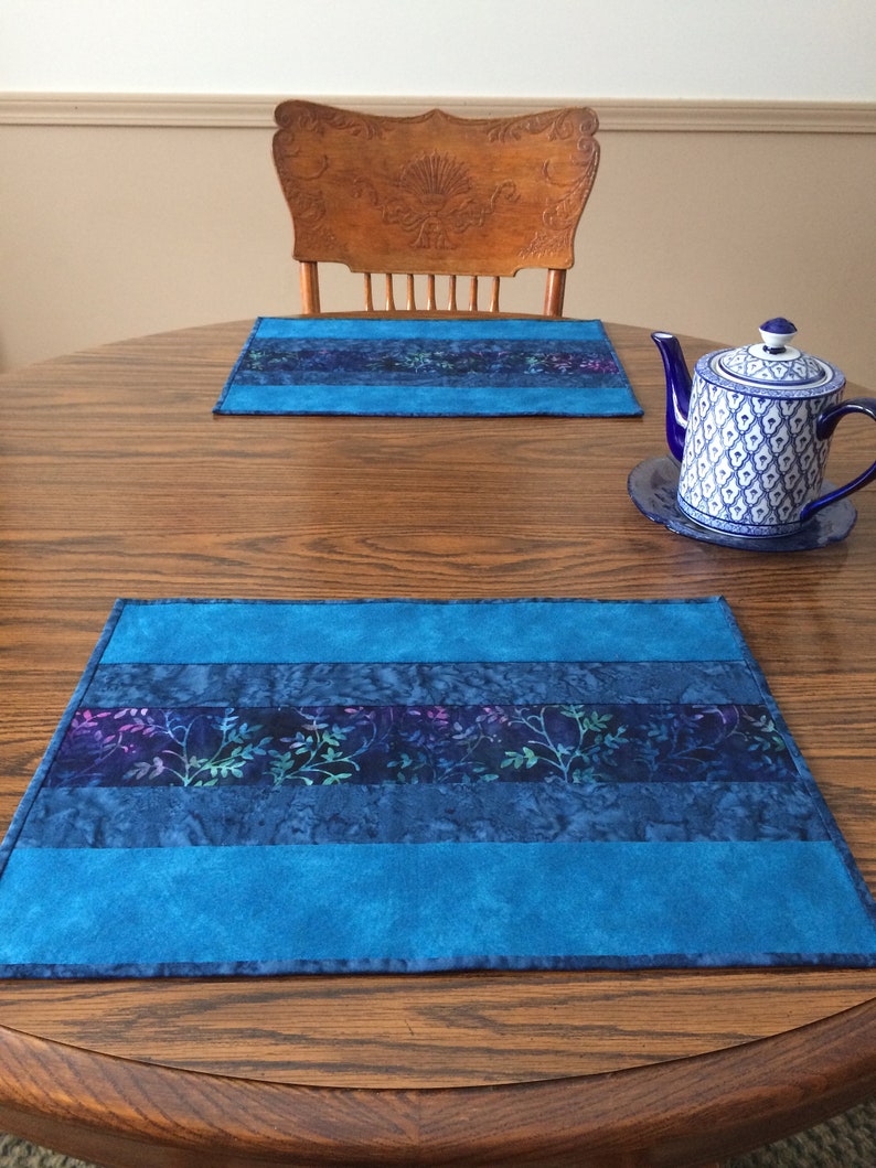 Set Of 2 Placemats Batik Quilted Blue Image 0