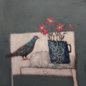 Stadttaube & Sternblumen - Grußkarte - Taube - Vogel - Blumen - Stillleben Zeitgenössische Kunst von Lisa House Artist