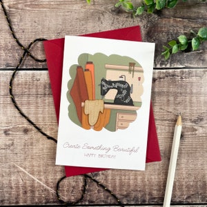 Carte en bois Joyeux anniversaire avec machine à coudre