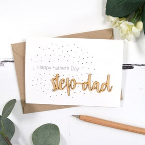 Carte avec mots en bois pour la fête des pères, beau-père