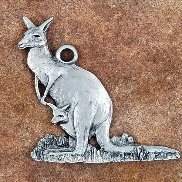 Kangaroo Pewter Ornament, Pewter Kangaroo Figurine, Australian Animals, Christmas Ornament, Wildlife Ornaments, Metal Kangaroo Sculpture