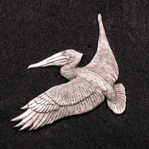 Pewter Pelican Pin, Pewter Bird Brooch, Metal Bird Sculpture, Unique Bird Art, Nature Jewelry, Gift for Bird Lovers, Pewter Animal Art