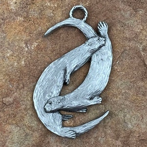 River Otters Pewter Ornament, Metal Otter Ornament, Christmas Ornament, Nature Ornament, Otter Figurine, Wildlife Figurine, Wildlife Ornamen