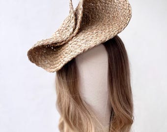 Natural straw races hatinator, hatinator for wedding guests, hand made in UK natural straw fascinator