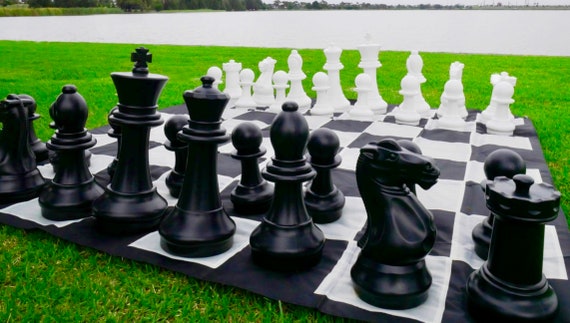 How Many Chess Pieces Are in a Set?, Learn more at Megachess