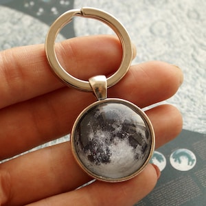 Personalized Custom Birth Moon Phase Keychain, Science Gift for Boyfriend Men Father Brother Uncle Stepfather, Astronomy Key Chain