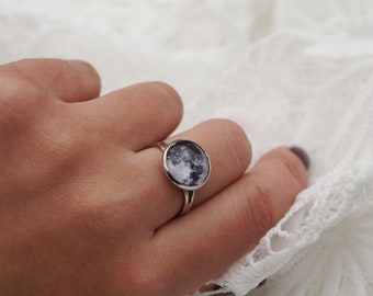 Moon Ring, Space Adjustable Ring, Custom Birth Moon Phase Jewellery, La Luna Solar System Jewelry, Science Gray Moon Cycle, Lunar Eclipse