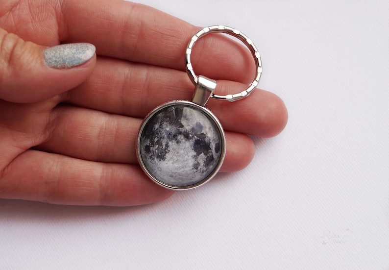 Full Moon Key Chain, Planet Keychain, Galaxy Space Key-chain, Space jewelry, Grey Moon Keychain for Men, Gift for Husband, Gift for Father image 2