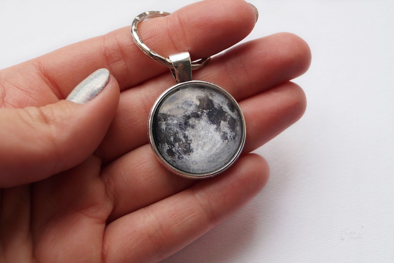 Full Moon Key Chain, Planet Keychain, Galaxy Space Key-chain, Space jewelry, Grey Moon Keychain for Men, Gift for Husband, Gift for Father image 5