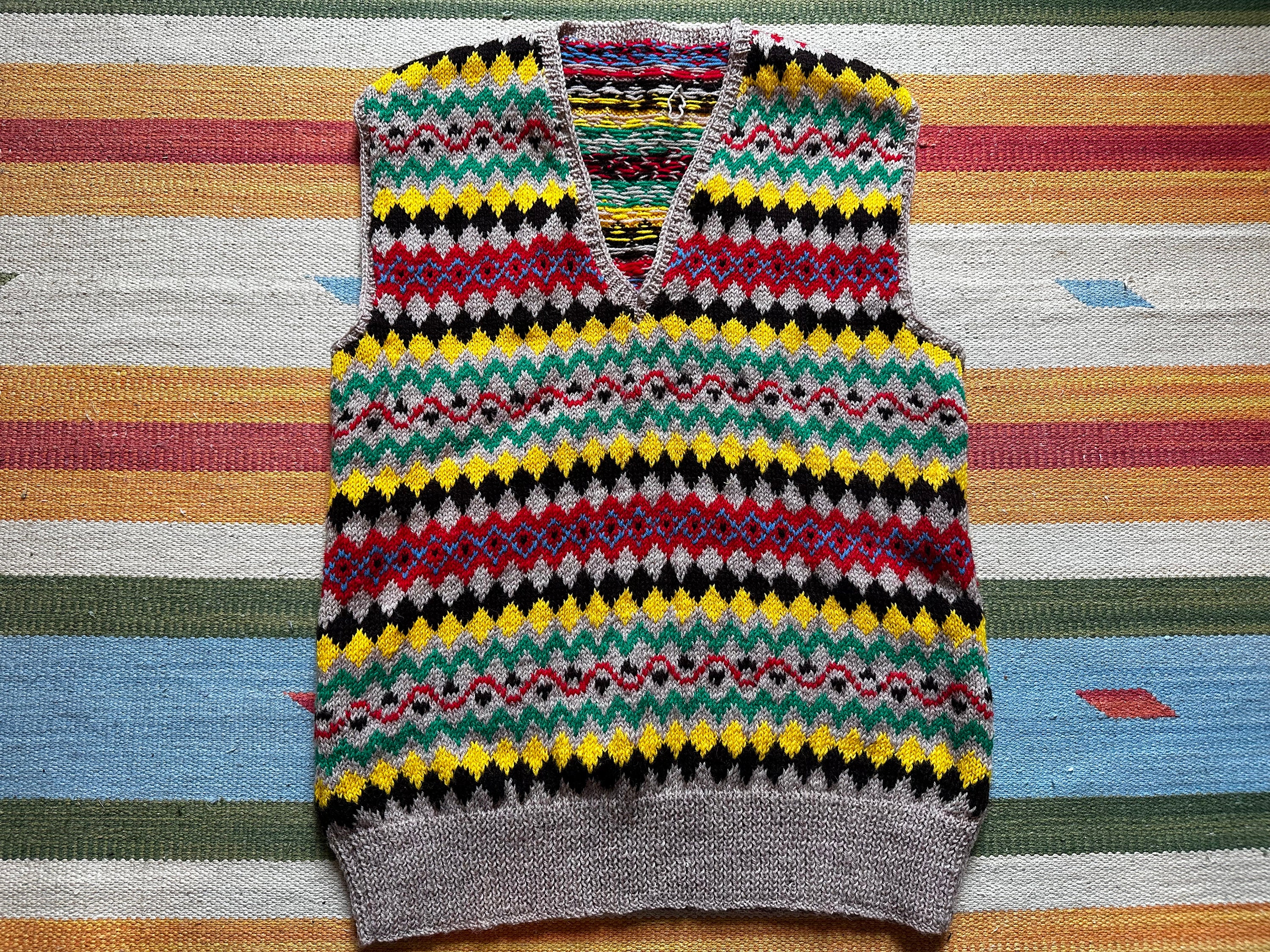Vintage Handknit Sweater Vest Diamond Zig Zag Pattern Small