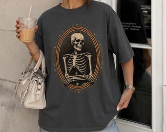 Vintage Skeleton Portrait Shirt, Gothic Skeleton Graphic Tee, Retro Oval Skeleton T-Shirt, Oversized Graphic Tee, Spooky Gift for Her
