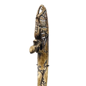 Small Borneo bovine bone sculpture on black cubic base - Indonesia - Ethnic curiosity