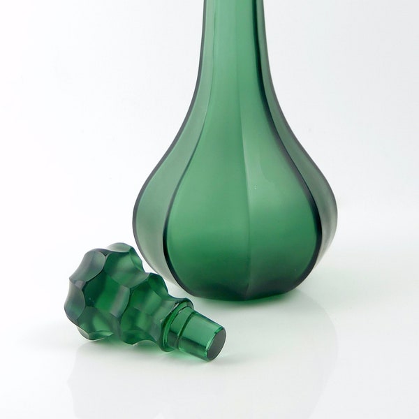 Carafe facettée vert ambré en verre poli - Décoration d’intérieur - Déco design