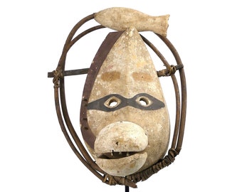 Yupik masked fish spirit mask on stand - Yupik style artifact (Eskimo, Eskimo, Inuit people) - Canada / Northern Alaska - Ethnic collection