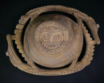 Large carved wooden sago bowl - Papua New Guinea - Ethnic curiosity