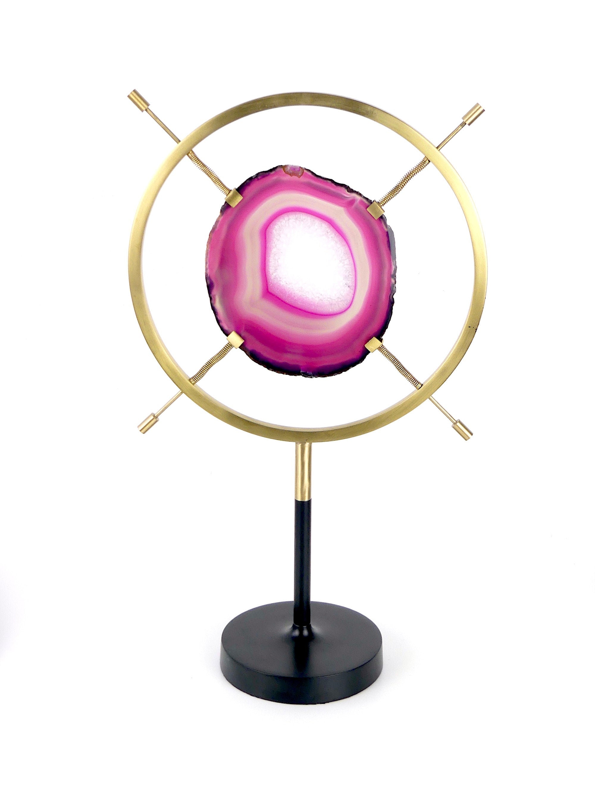 Tranche d'agate Rose Sertie sur Pied en Laiton - Objet de Curiosité
