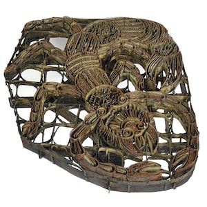 Carimbo antigo javanês de batik: desenho de escorpião em cobre, decoração étnica.