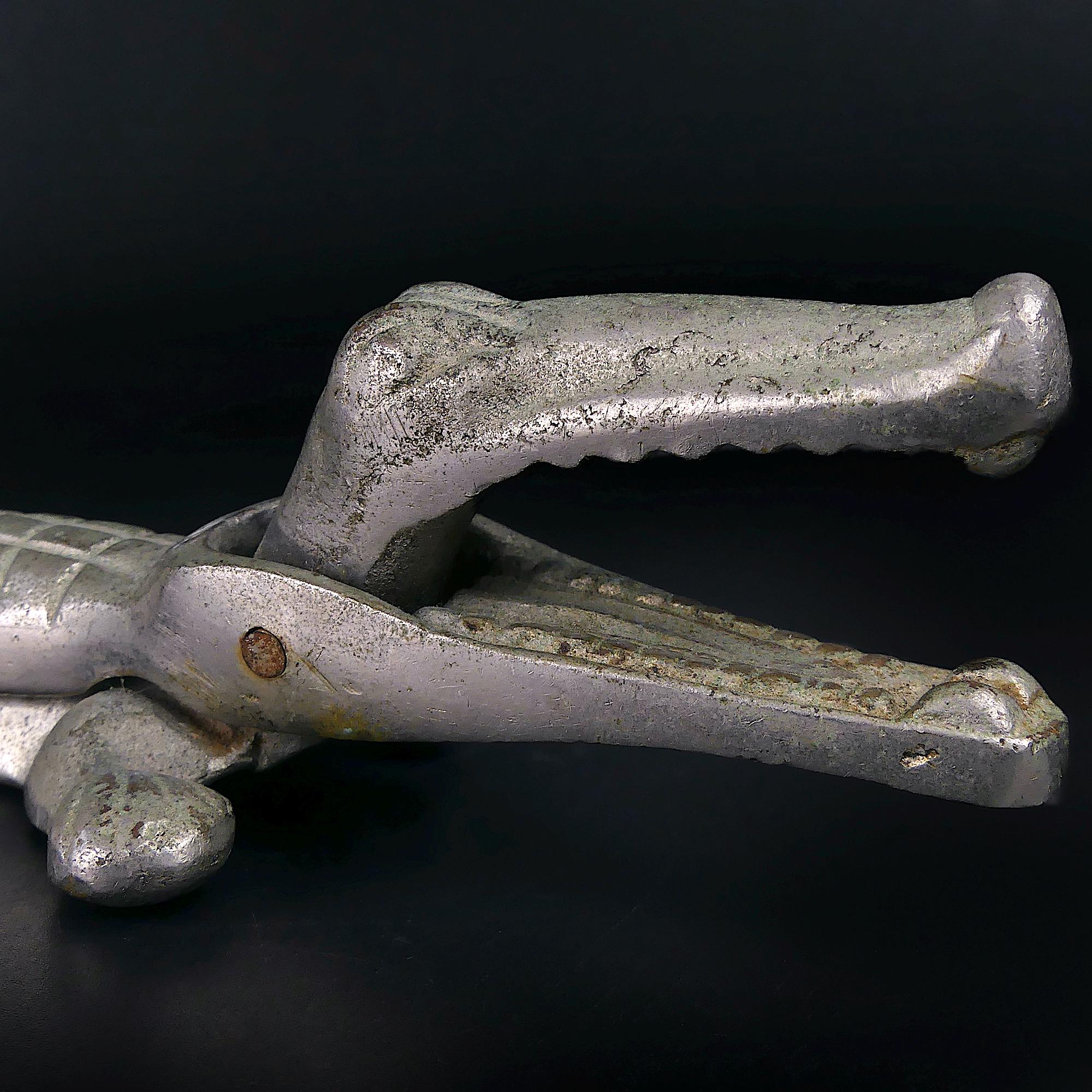 ANCIEN CASSE NOIX / noisettes en métal EUR 15,00 - FR