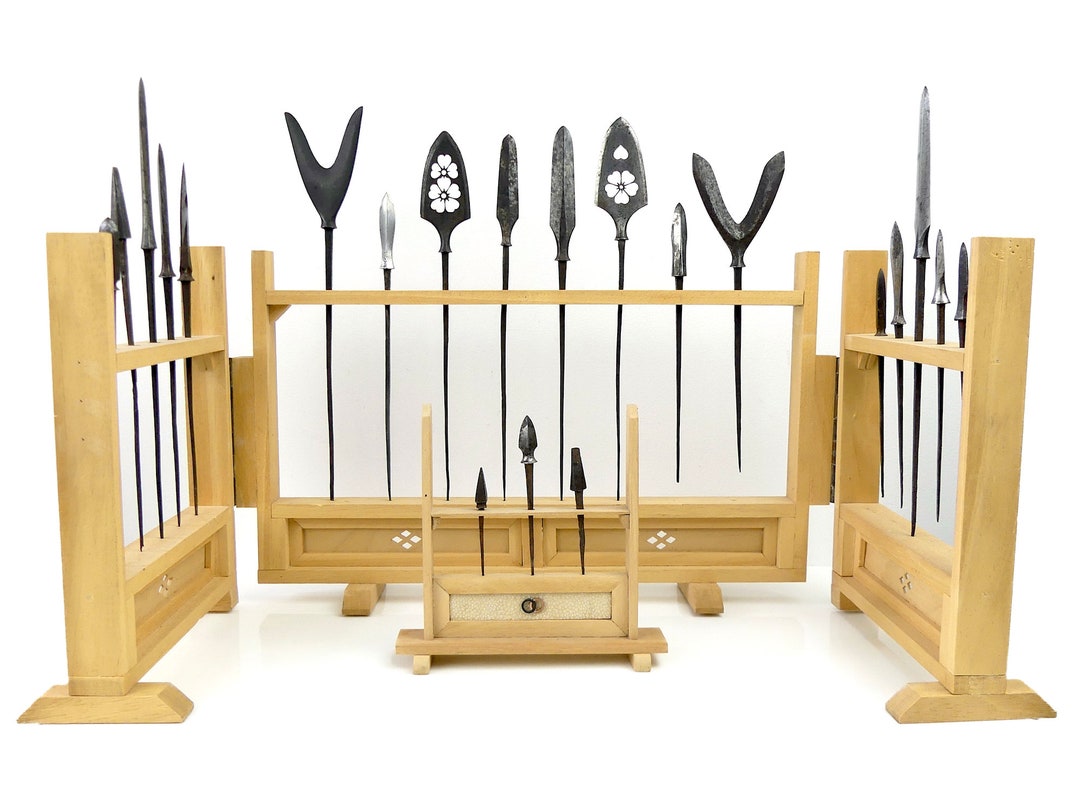 鉄製武具 矢尻5点セットJapanese Yajiri / Arrowheads Edo Period Japanese Arrowheads: Yanone Yajiri Steel Art Collection