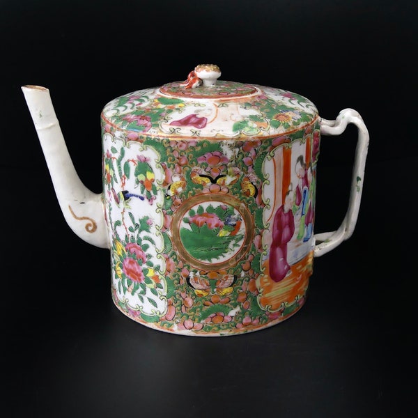 Théière en porcelaine de Chine aux émaux de Canton - Famille rose - XIXe siècle - Collection chinoise