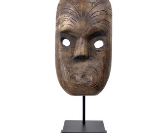 Large Parata Māori mask in hardwood on base - 2nd half of the 20th century - Māori culture - New Zealand