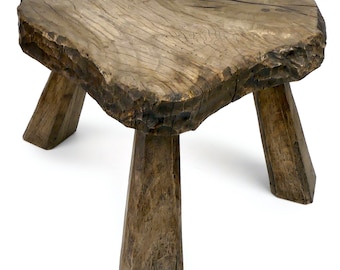 Small rustic tripod stool, antique, made of raw wood - Handcrafted - Folk furniture