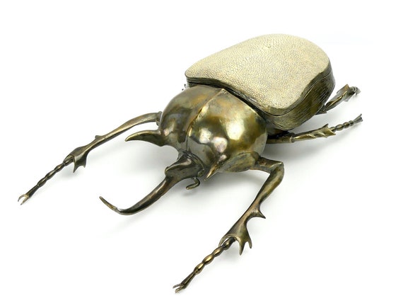 Japanese Patinated Bronze Rhinoceros Beetle with Opening Back Japanese Patinated Bronze Rhinoceros Beetle with Opening Back
