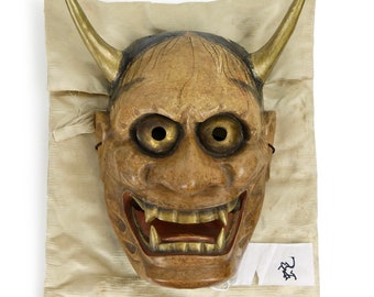般若の能面｜鬼の面｜手彫り・手描きの木製｜伝統演劇の複製｜博物館